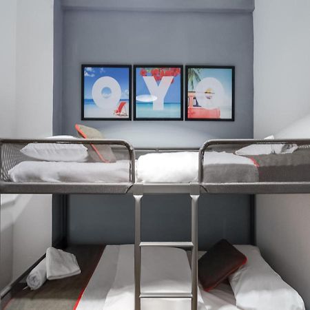 Oyo Ruzafa Guesthouse Valencia Luaran gambar