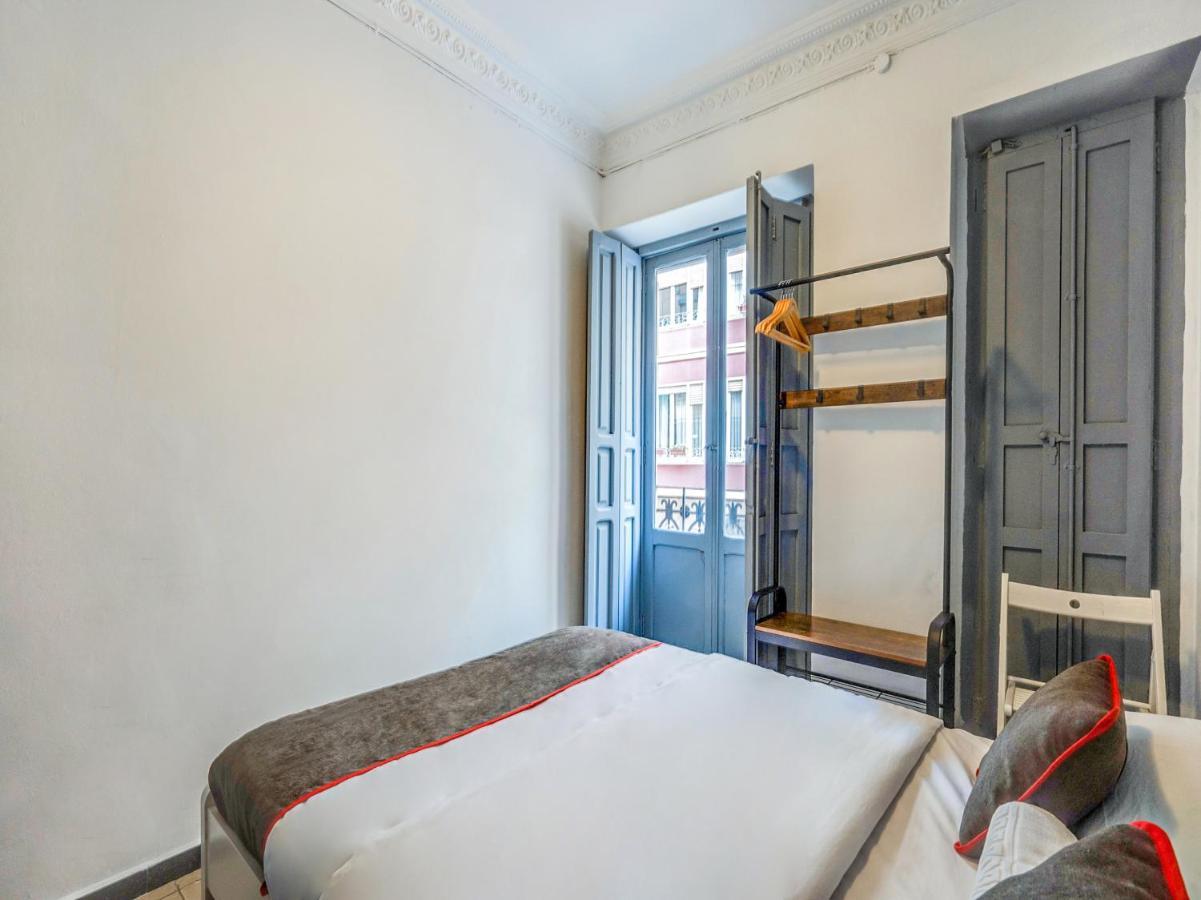 Oyo Ruzafa Guesthouse Valencia Luaran gambar