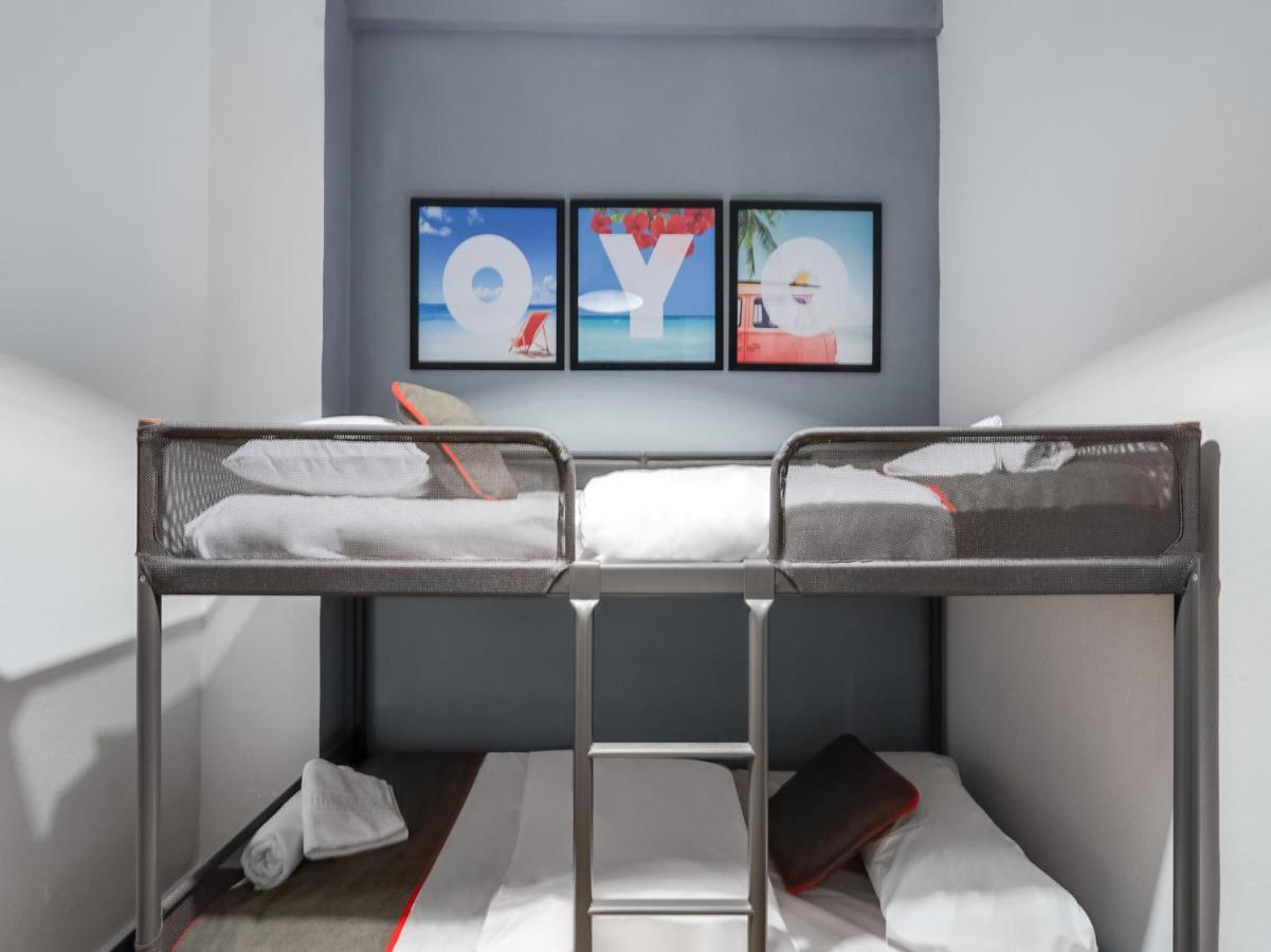 Oyo Ruzafa Guesthouse Valencia Luaran gambar