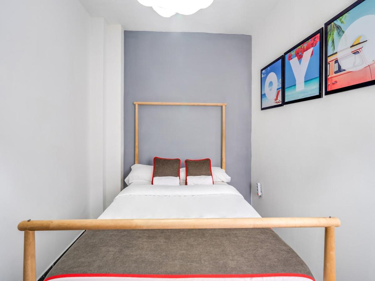 Oyo Ruzafa Guesthouse Valencia Luaran gambar