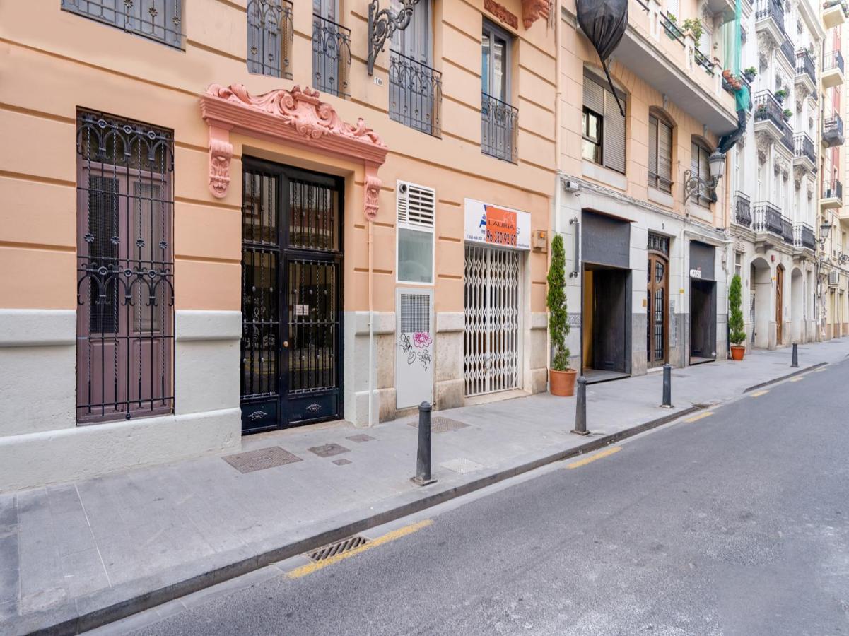 Oyo Ruzafa Guesthouse Valencia Luaran gambar