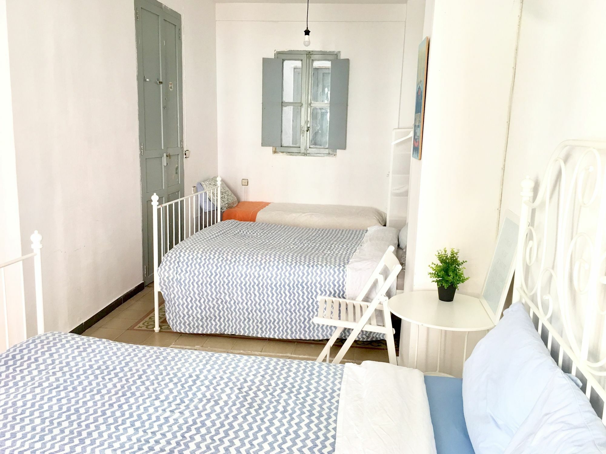 Oyo Ruzafa Guesthouse Valencia Luaran gambar